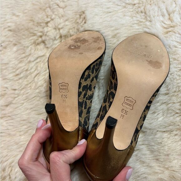 VanEli Peep Toe Black and Gold Cheetah Print Heels size 6.5 - Picture 4 of 8